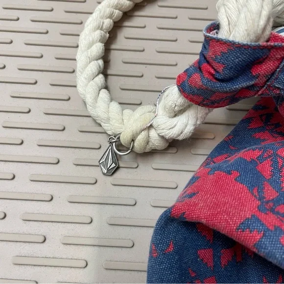 Volcom Canvas Hobo Bag Womens Large Red Navy Bird Print Rope Handle Condition - Picture 4 of 7